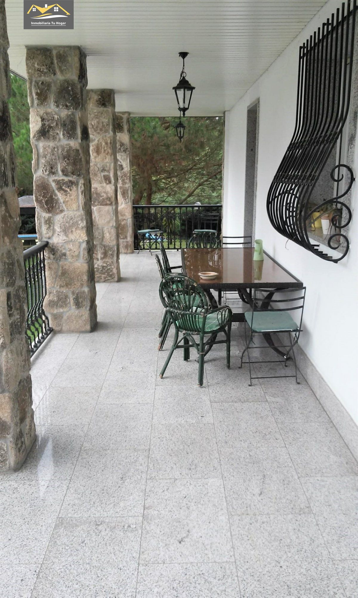 SE VENDE AMPLIO CHALET CON 3.000M DE PARCELA Y PISCINA A 10M - foto 4