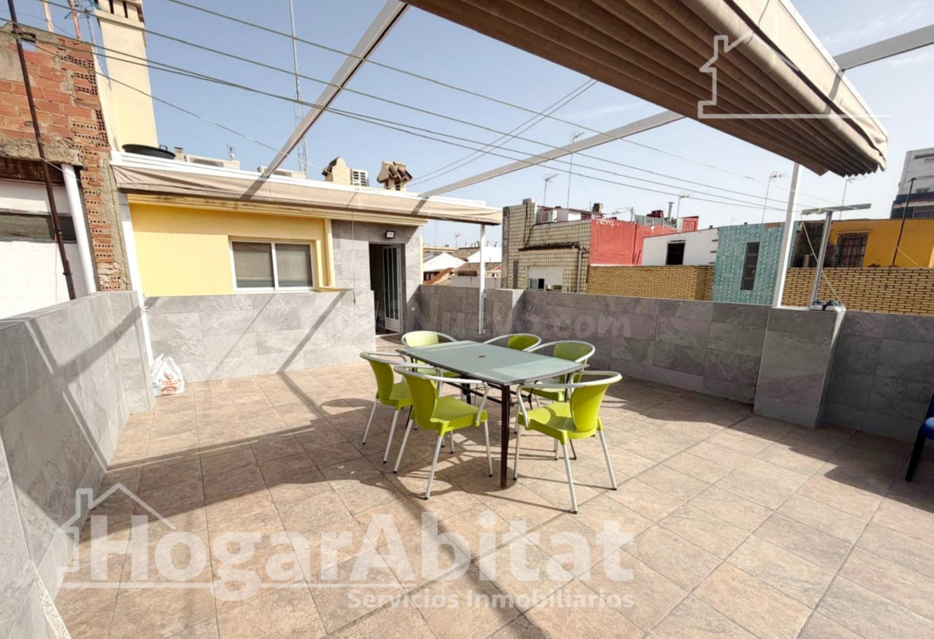 AMPLIA CASA CON TERRAZA CERCA DEL AYUNTAMIENTO - foto 2