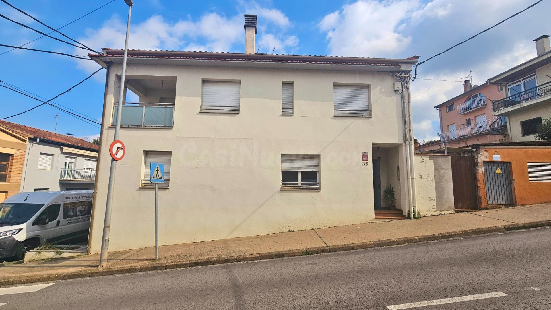 Casa en esquina en Bonavista - Olot - foto 2