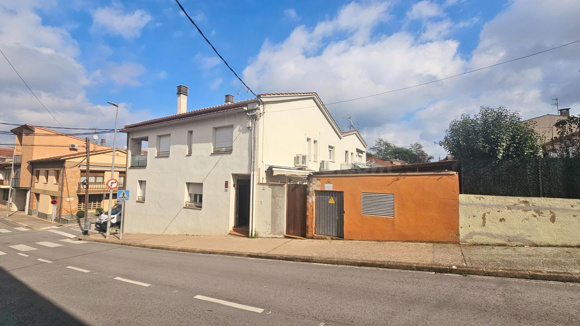 Casa en esquina en Bonavista - Olot - foto 3