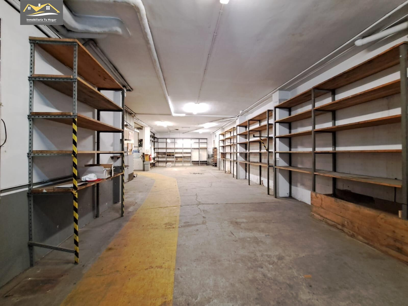 SE VENDE EN LA CALLE RIO MAO FANTASTICO BAJO COMERCIAL DE 23