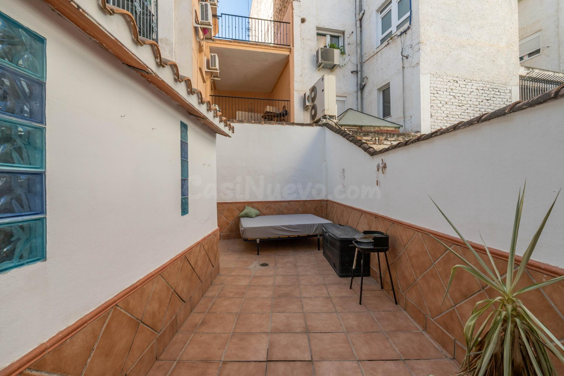 Piso luminoso y acogedor con patio de 20 m2 en el Zaidín