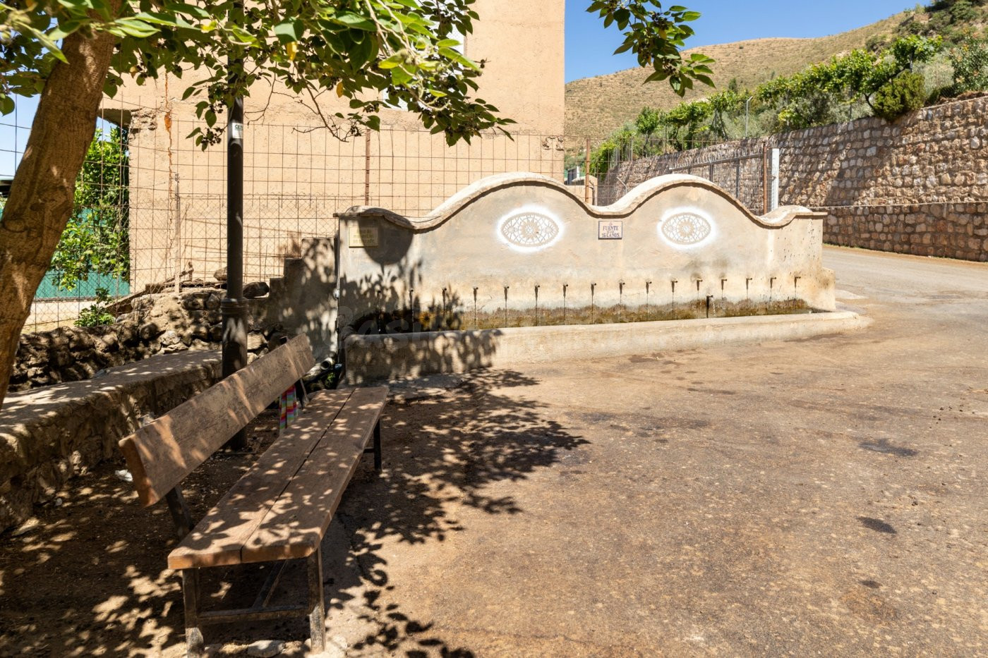 Venta de 6.634 m2 de suelo urbano en Güejar Sierra (Granada) - foto 2