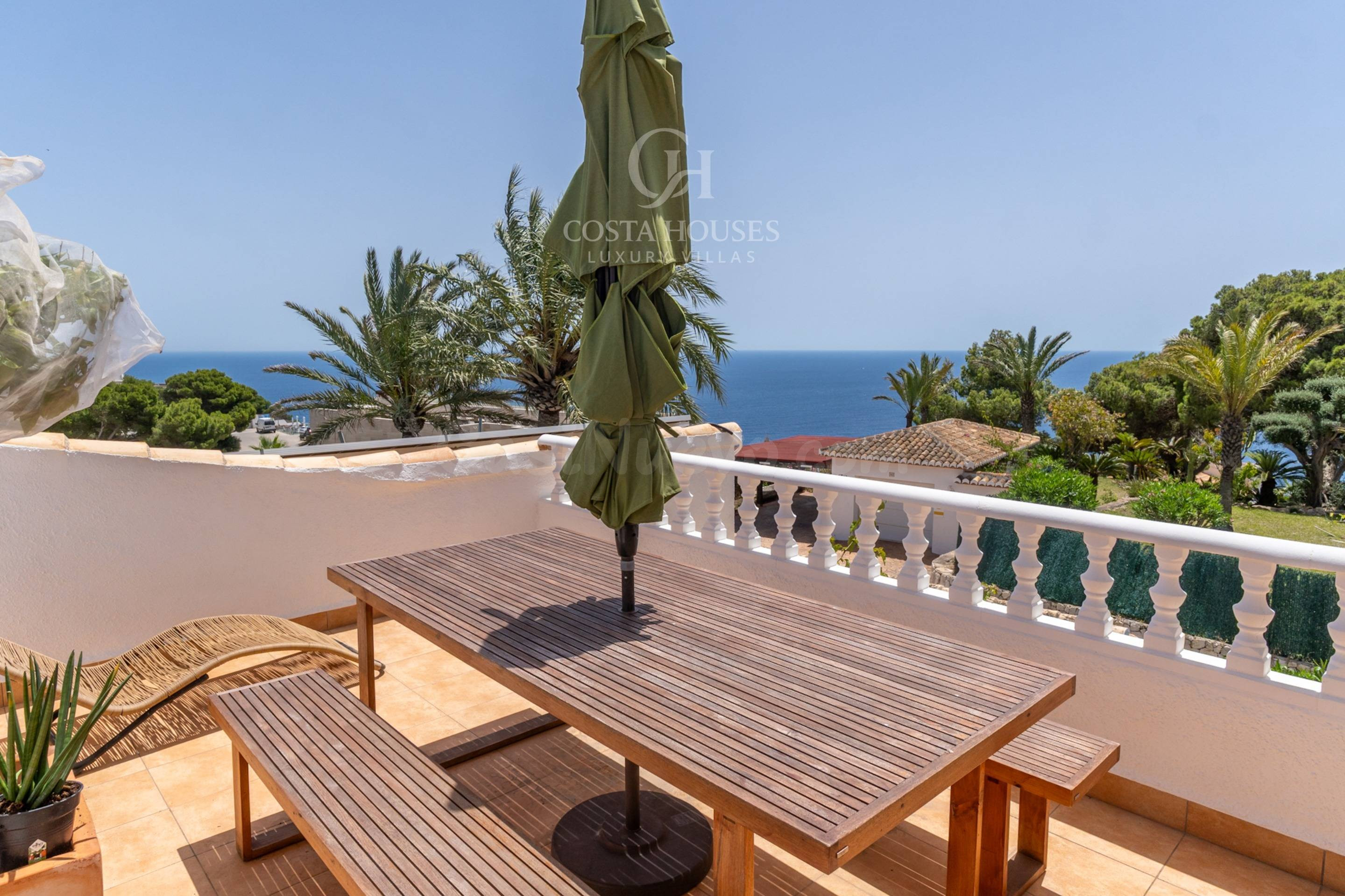 VILLA FARO · VISTAS PANORÁMICAS AL MAR Y CARACTER MEDITERRAN - foto 2