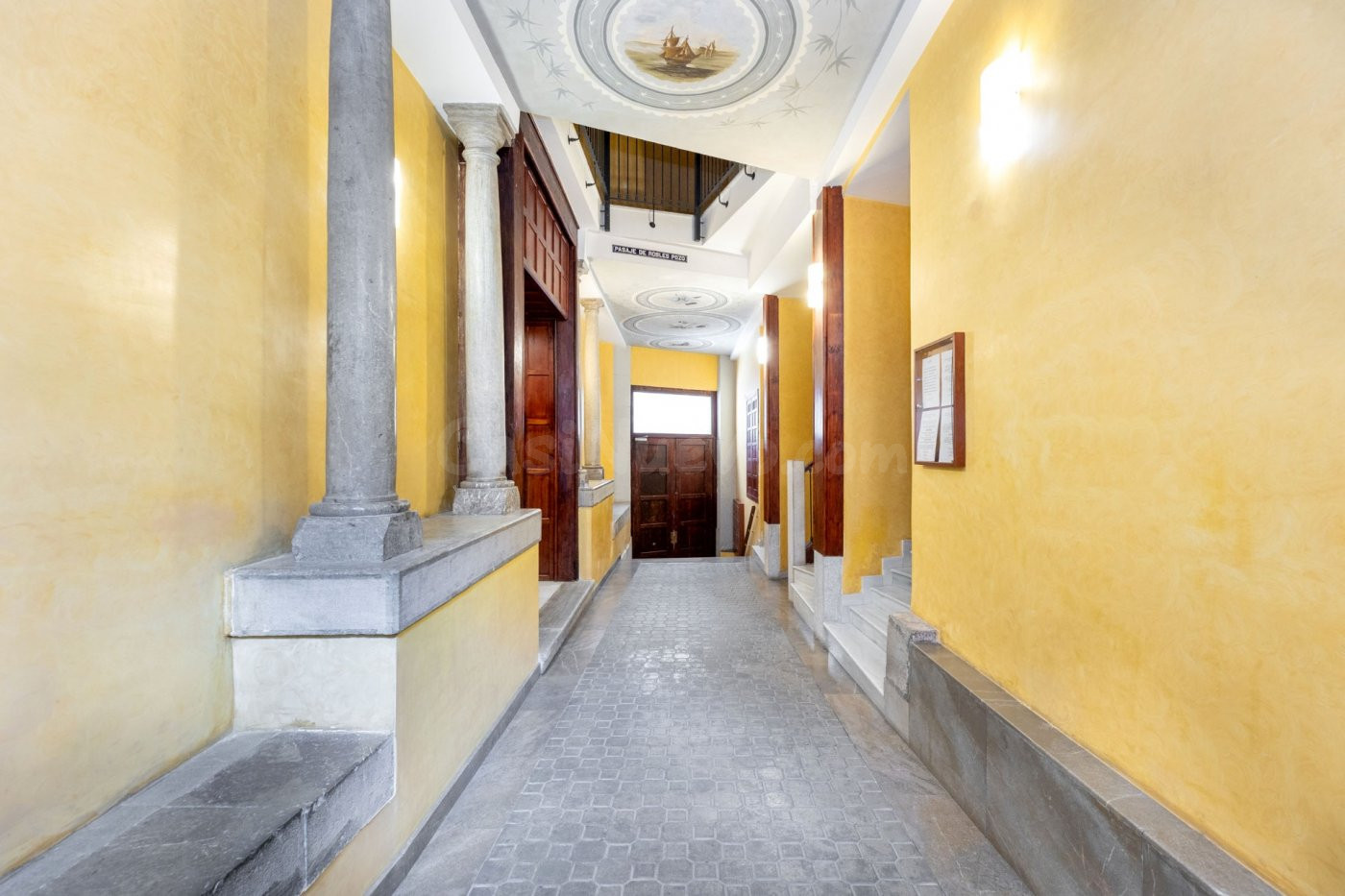 LOCAL EN VENTA JUNTO PLAZA ISABEL LA CATÓLICA - foto 2