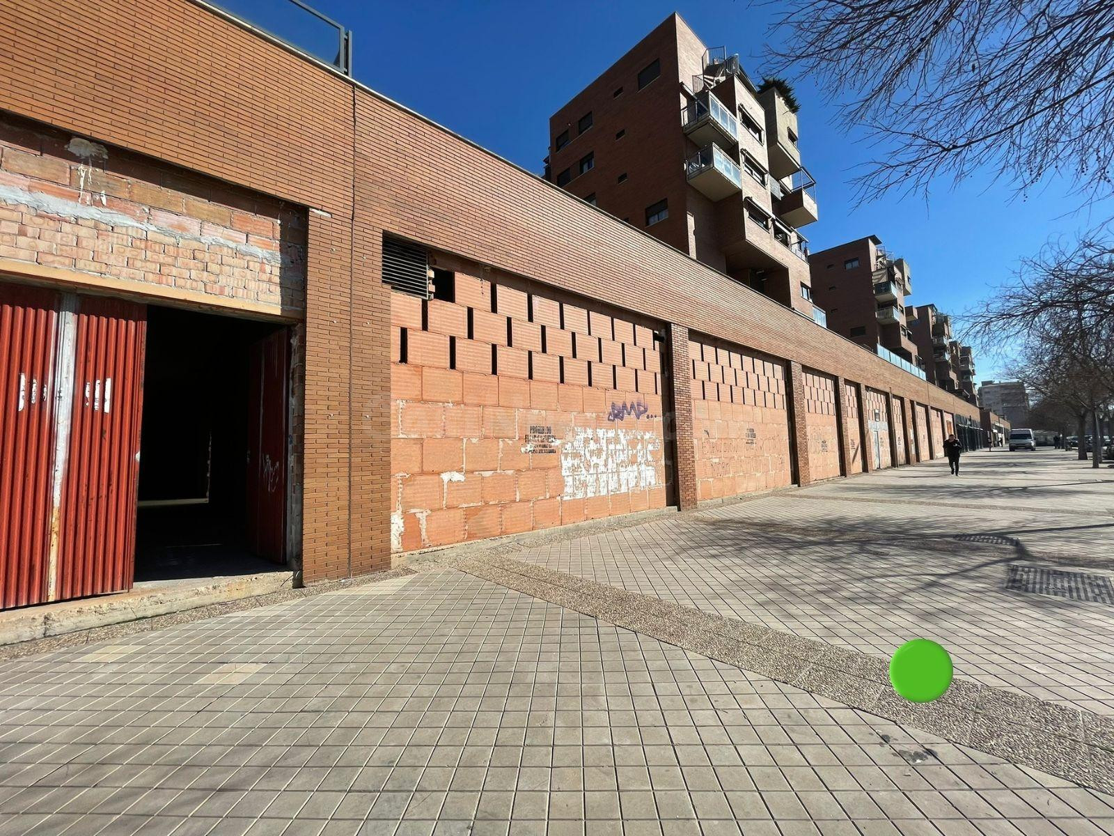 LOCAL COMERCIAL DE 406 m2 JUNTO A PARQUE ALMUNIA
