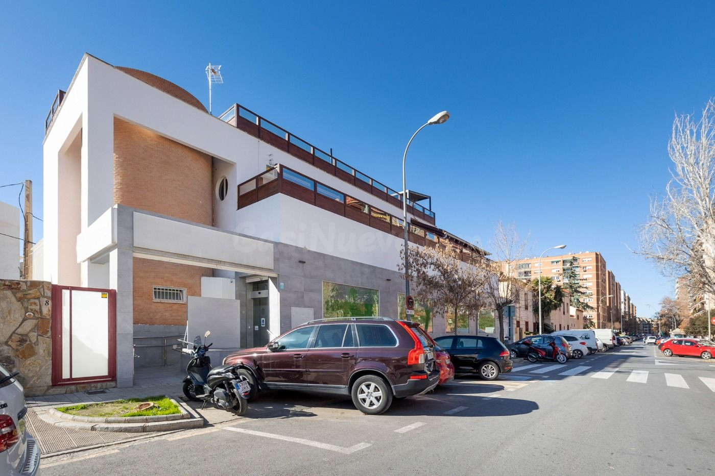 LOCAL COMERCIAL DE 268 m2 CON PATIO, VESTUARIOS Y CLIMATIZAC - foto 2