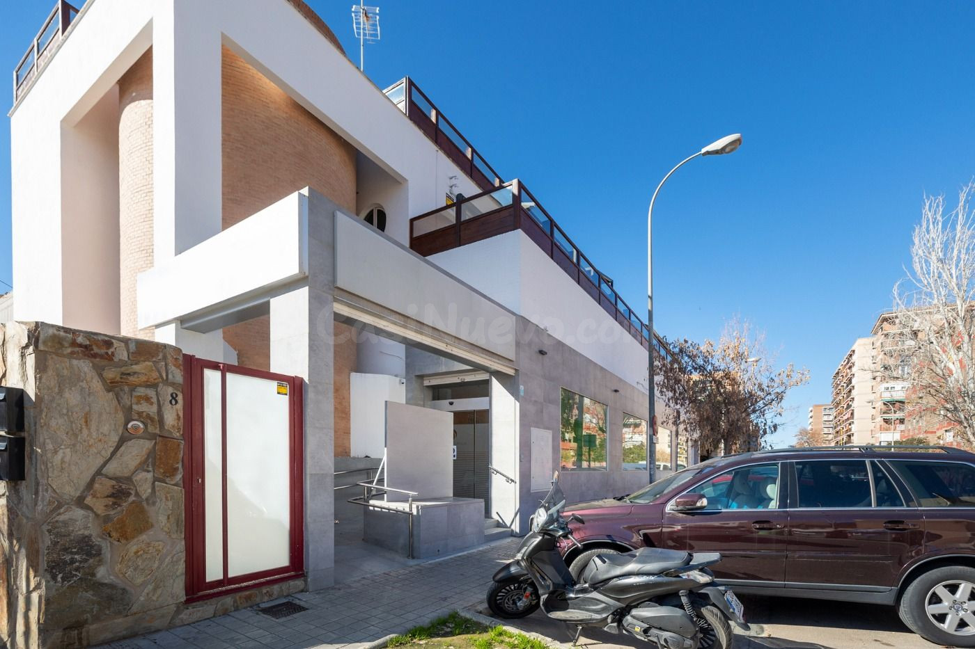 LOCAL COMERCIAL DE 268 m2 CON PATIO, VESTUARIOS Y CLIMATIZAC - foto 3