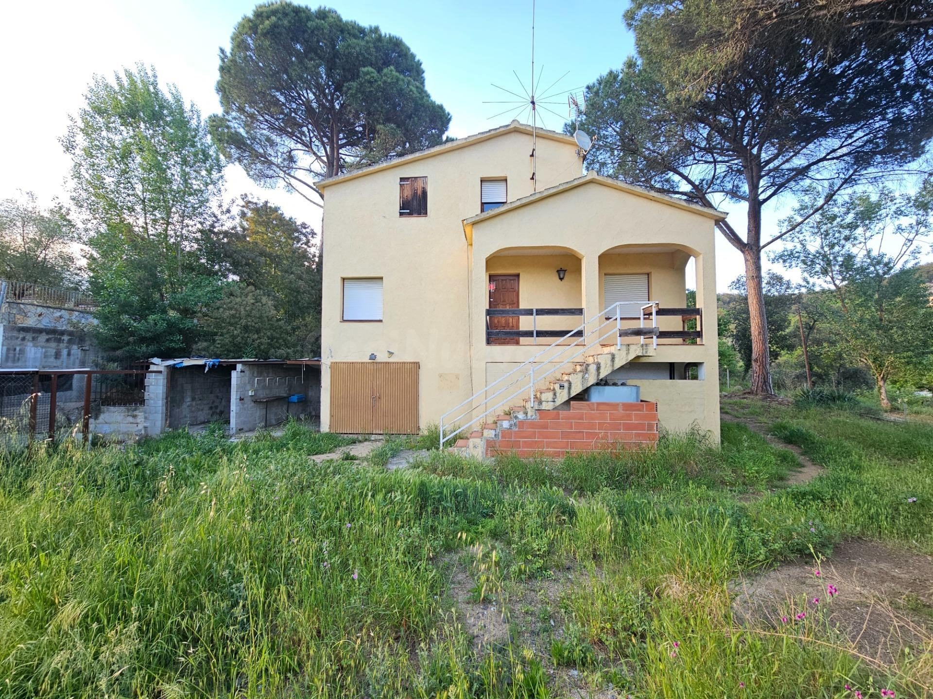Casa con jardín en Junior Park