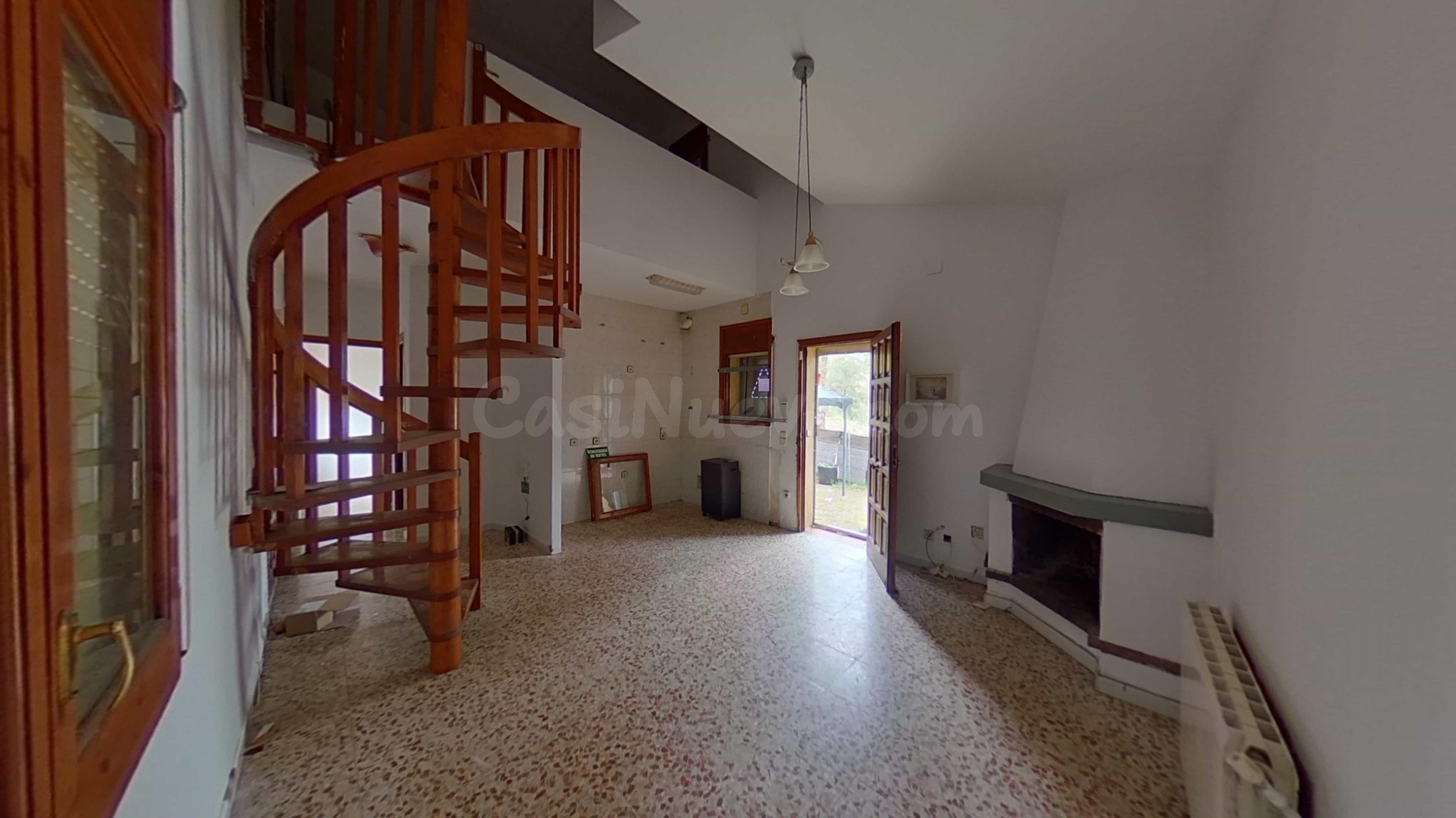 Casa con jardín en Junior Park - foto 5