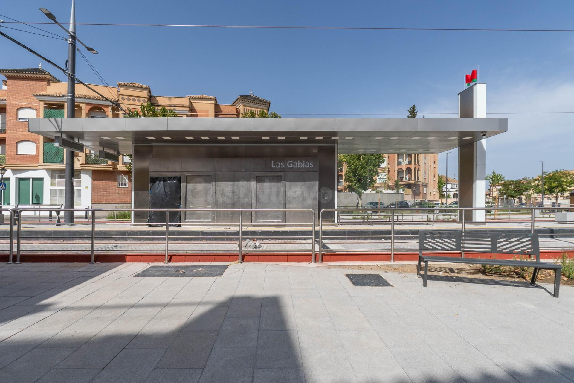 PISO EN LAS GABIAS JUNTO AL METRO