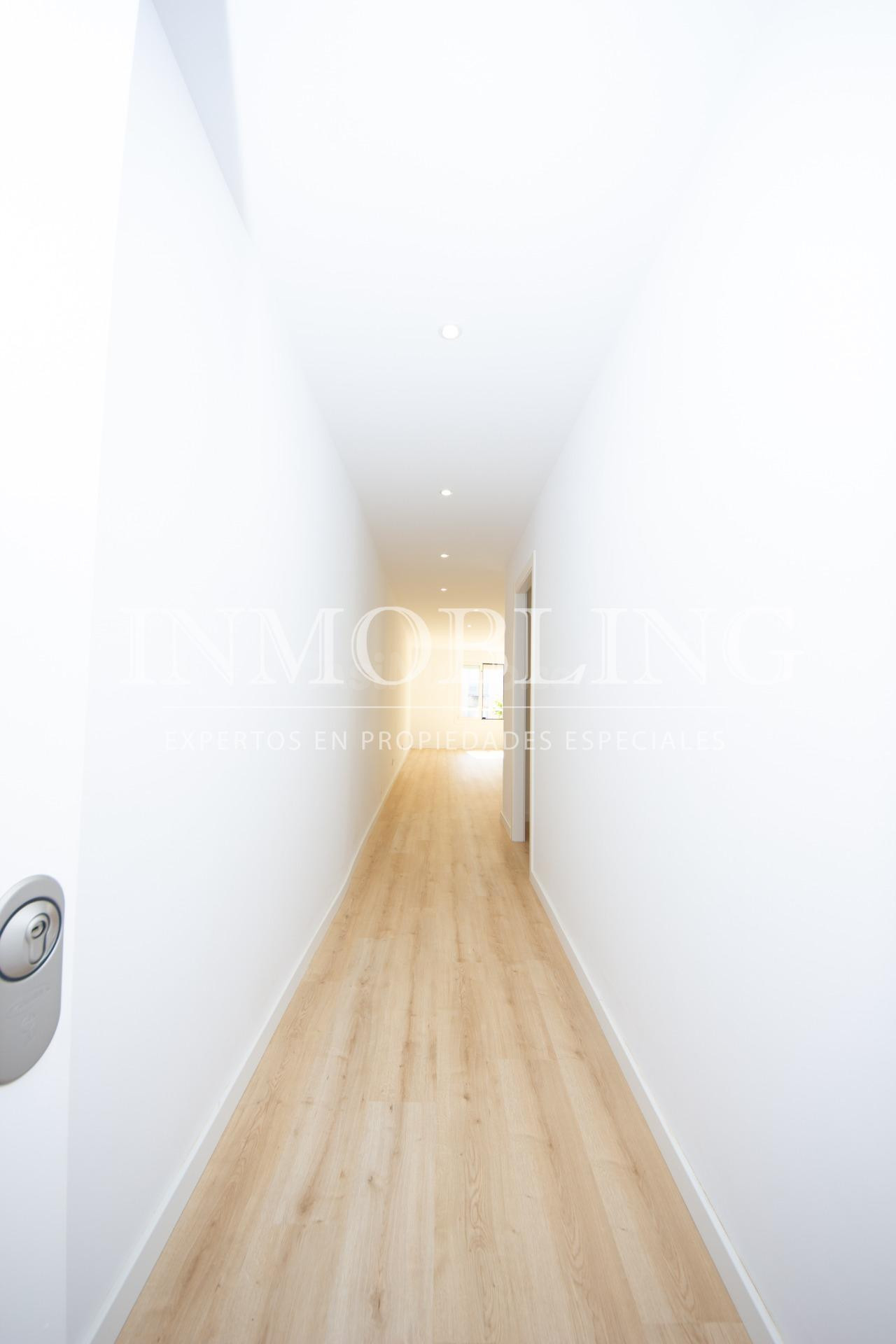 ESPECTACULAR DUPLEX EN PLENA RIERA - foto 2