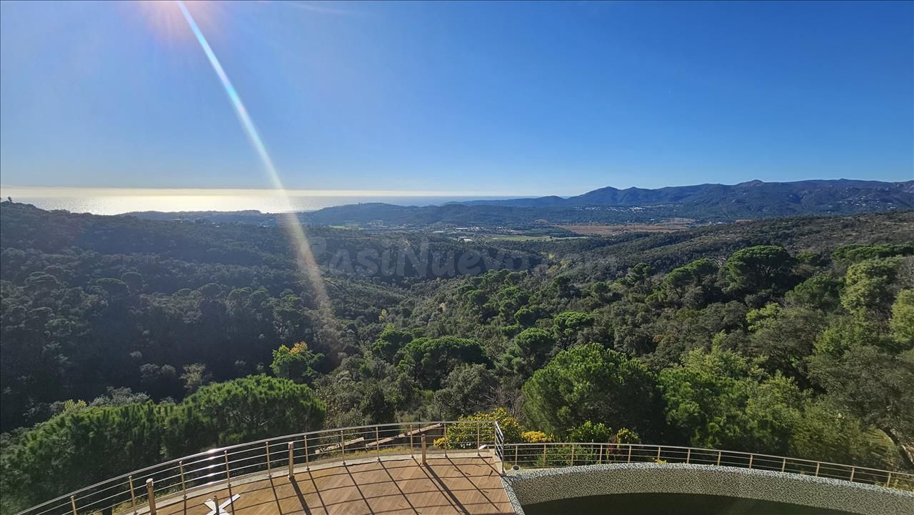 EXCLUSIVA VILA EN MAS NOU (CASTELL-PLATJA D'ARO) - foto 4