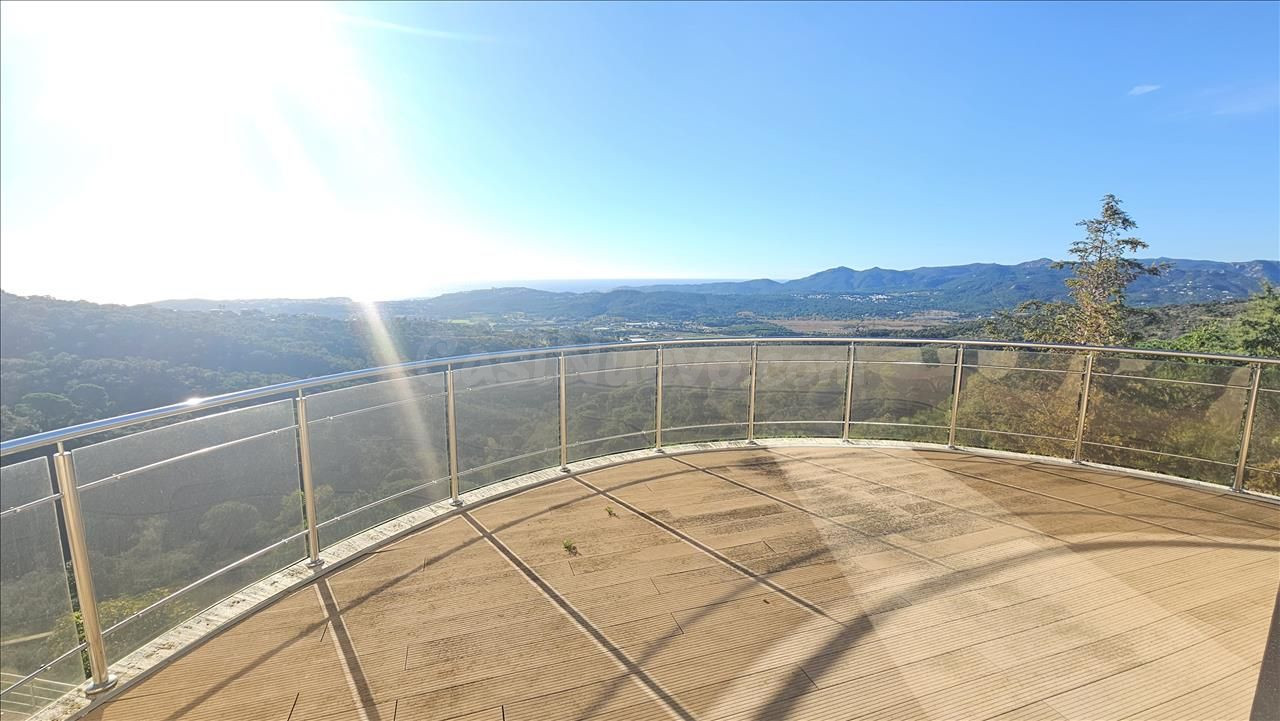 EXCLUSIVA VILA EN MAS NOU (CASTELL-PLATJA D'ARO) - foto 5