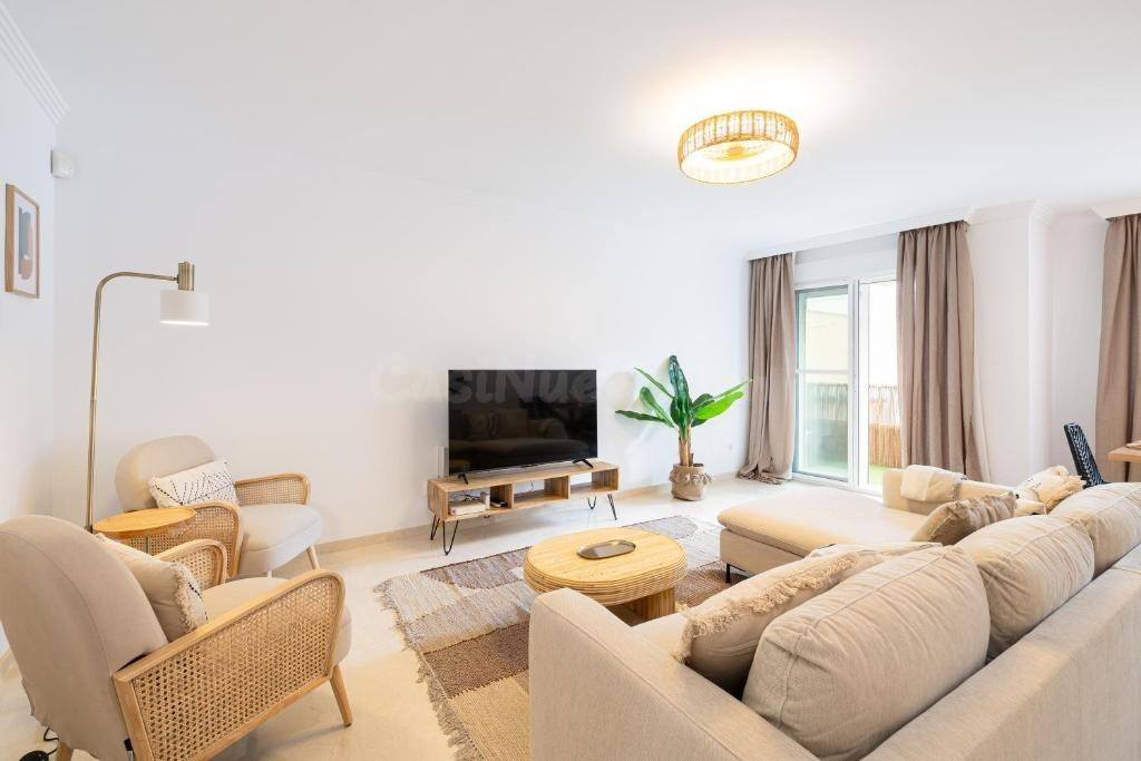 Espectacular apartamento reformado y amueblado, con licencia - foto 2