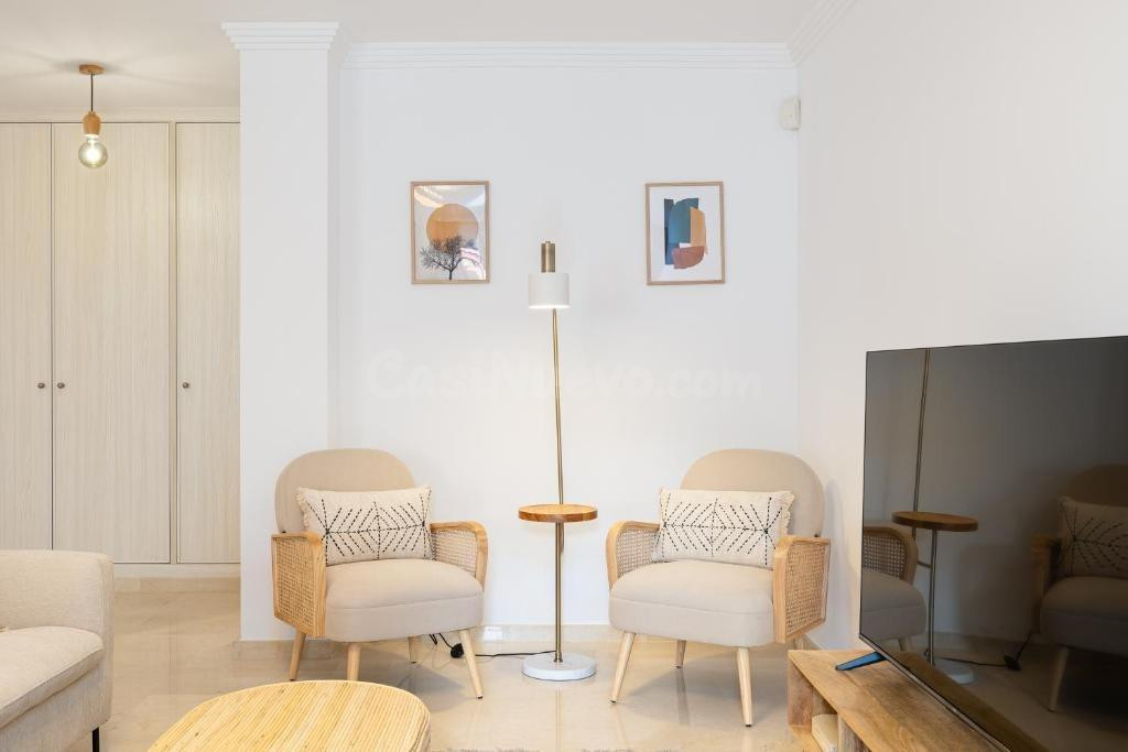 Espectacular apartamento reformado y amueblado, con licencia - foto 3