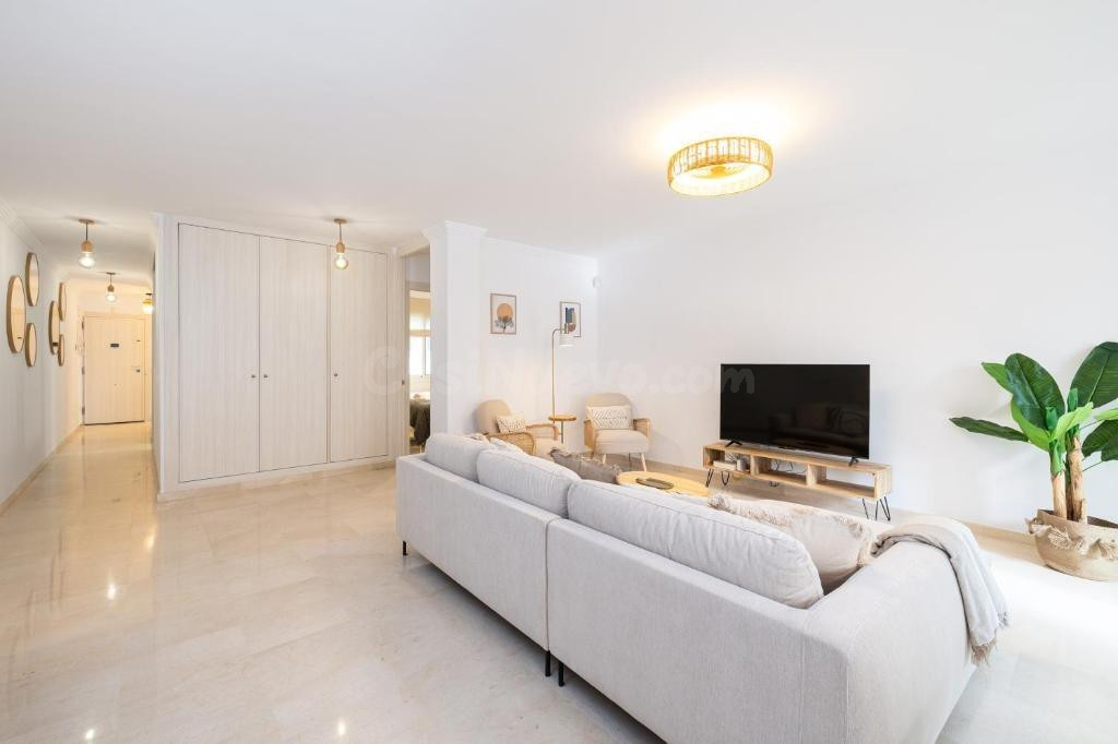 Espectacular apartamento reformado y amueblado, con licencia - foto 4