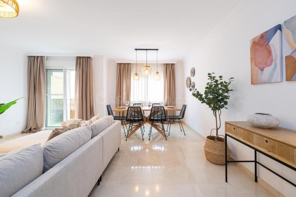 Espectacular apartamento reformado y amueblado, con licencia - foto 5