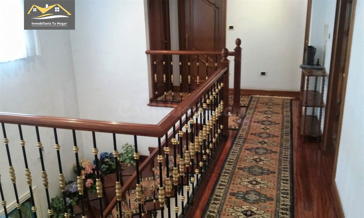 SE VENDE AMPLIO CHALET CON 3.000M DE PARCELA Y PISCINA A 10M - foto 4
