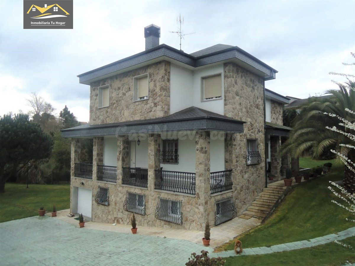 SE VENDE AMPLIO CHALET CON 3.000M DE PARCELA Y PISCINA A 10M - foto 5