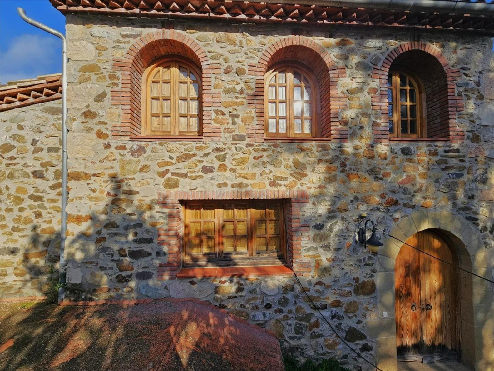 FINCA RÚSTICA CON MASÍA Y SANTUARIO EN AMER (GIRONA) - foto 3