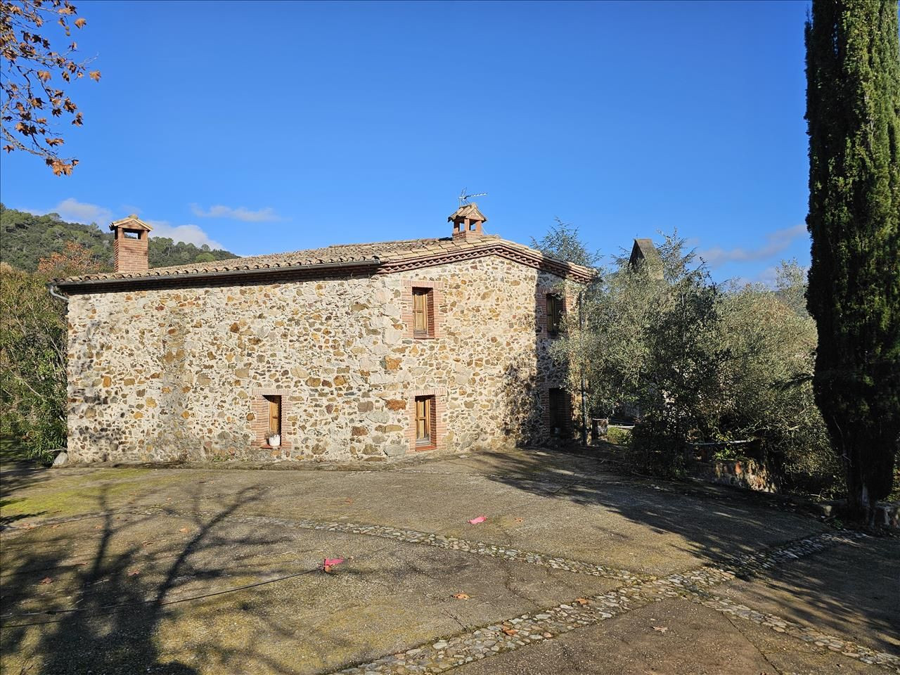 FINCA RÚSTICA CON MASÍA Y SANTUARIO EN AMER (GIRONA) - foto 5
