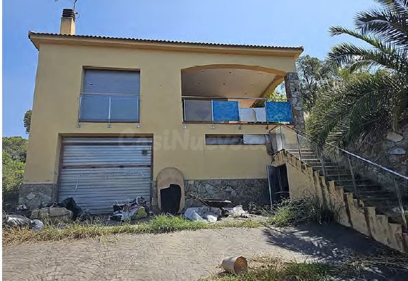 Casa a reformar con jardín y piscina en Can Carbonell - foto 5