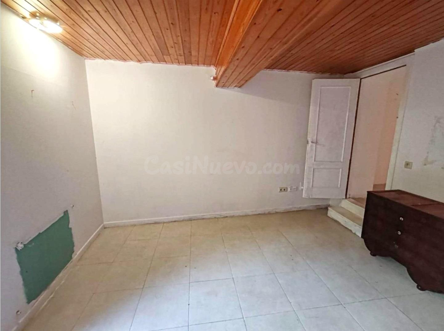 CASA ADOSADA EN CABANES, GIRONA - foto 3