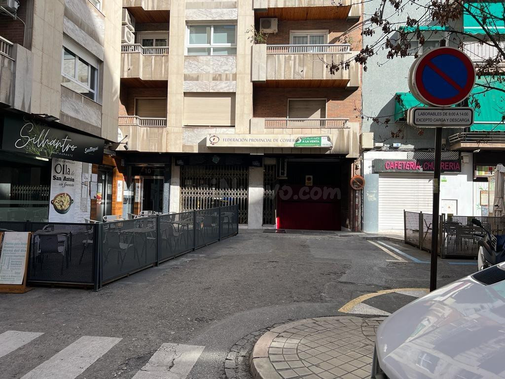 LOCAL EN CALLE MARTINEZ CAMPOS.