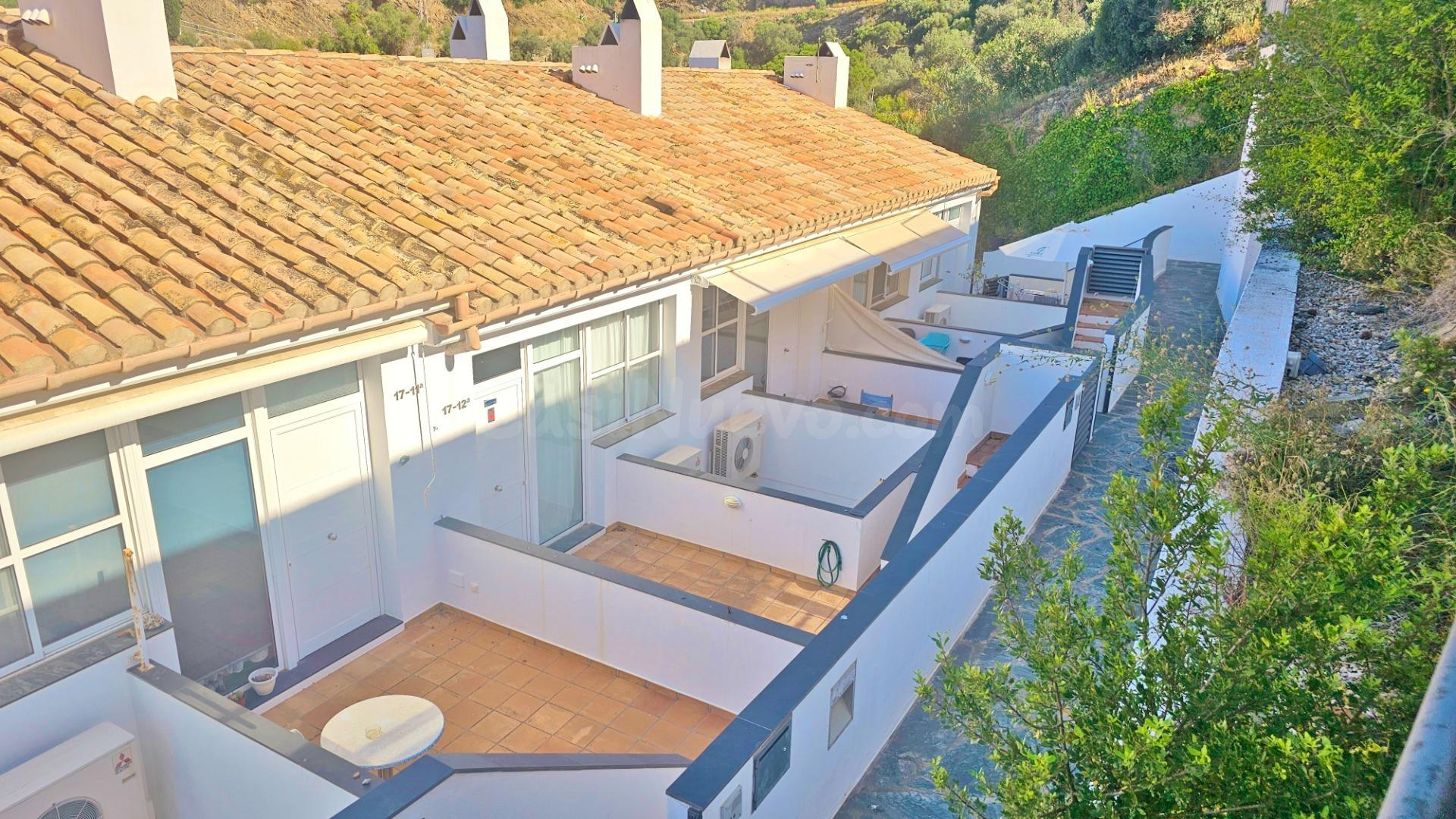 Dúplex con terraza y garaje - foto 3