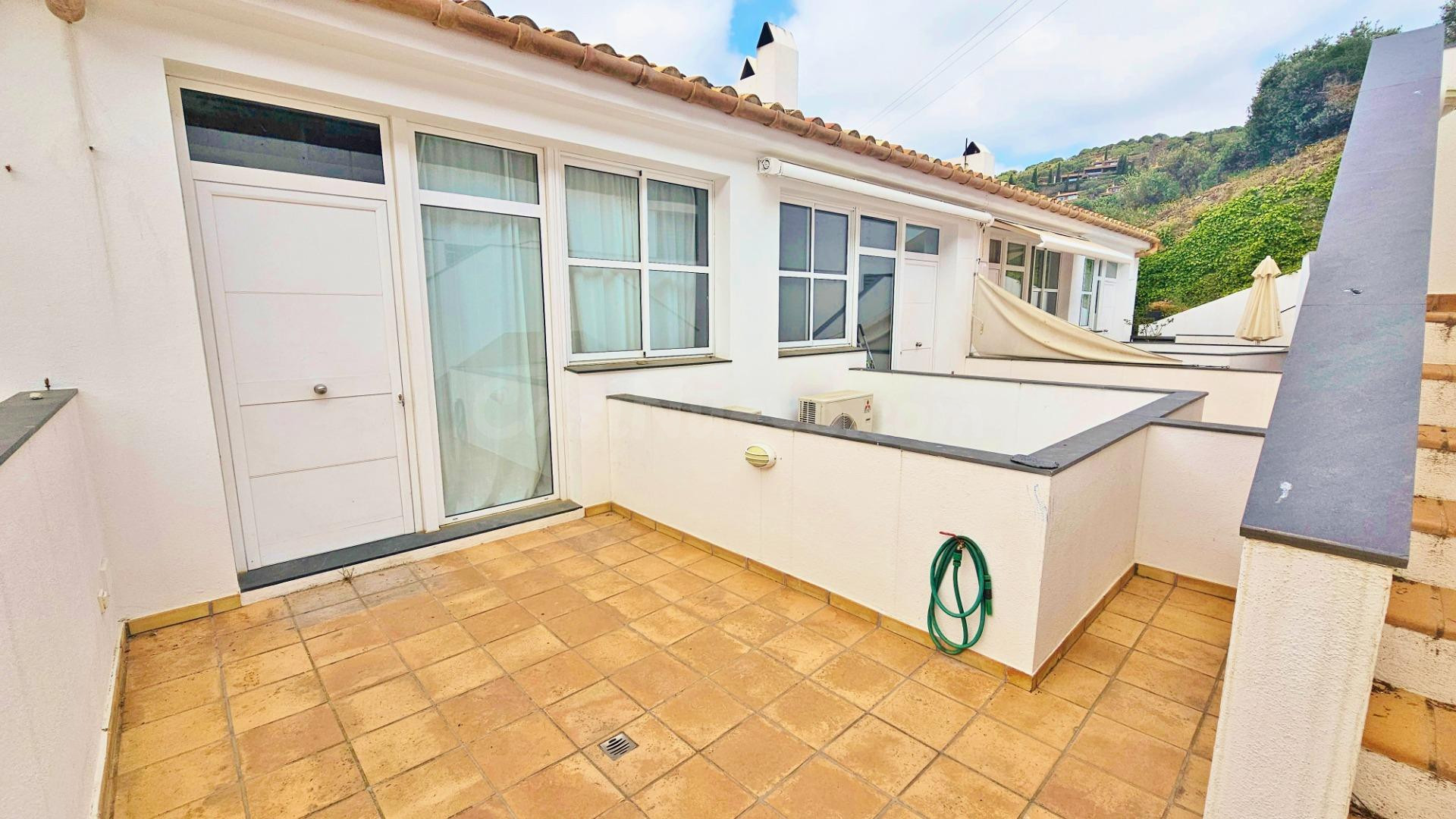 Dúplex con terraza y garaje - foto 5