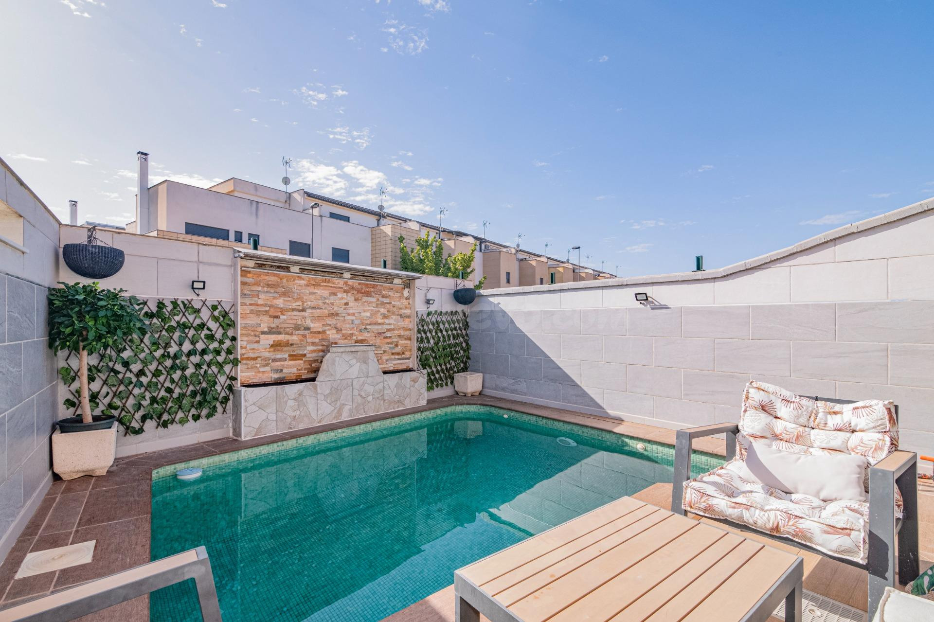 MODERNA CASA DE ESTILO NÓRDICO CON PISCINA, EN INCREIBLE UBI - foto 2