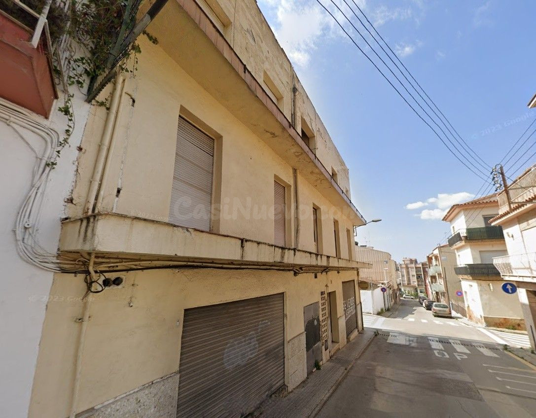 Edificio a rehabilitar en Tordera - foto 2