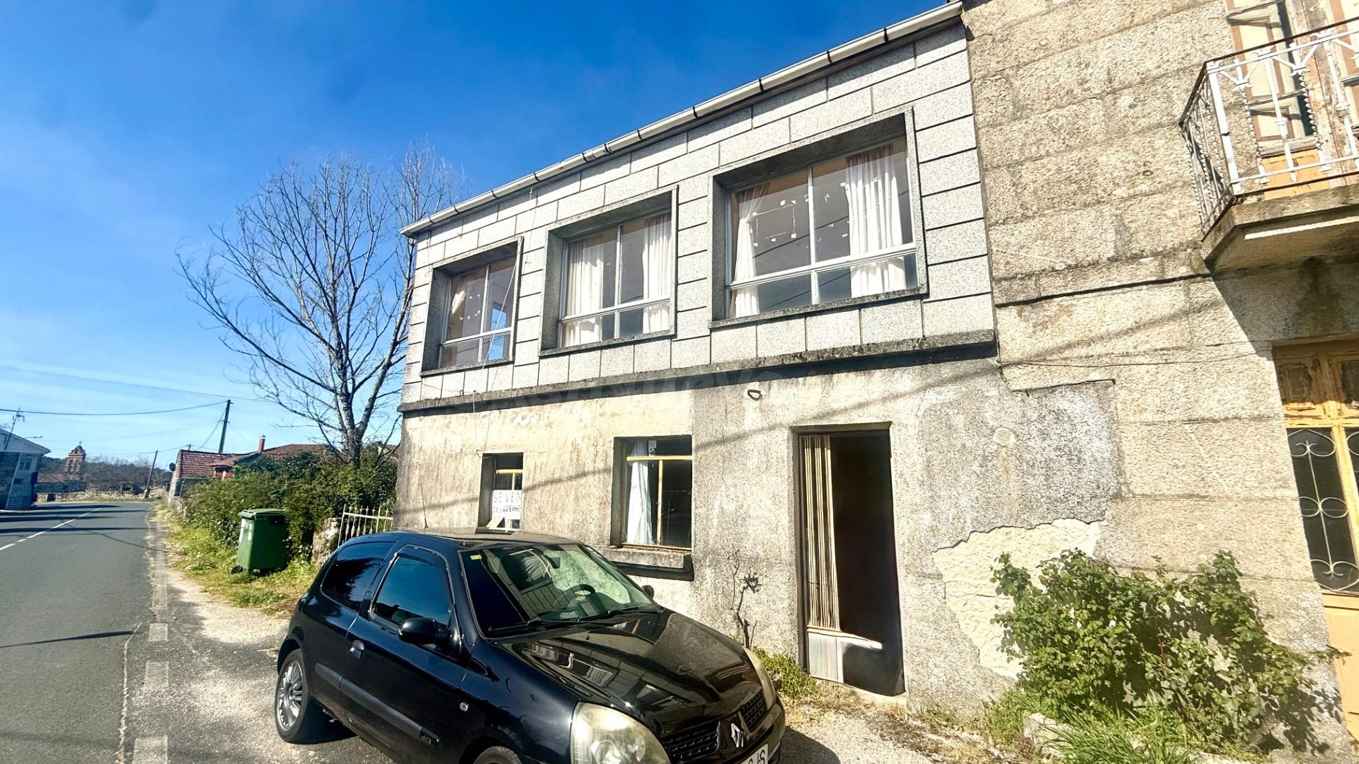 Casa Independiente de piedra con Potencial Único en Venta