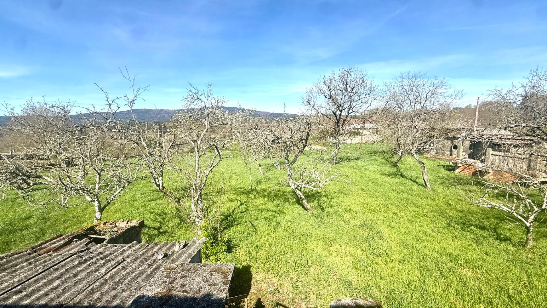 Casa Independiente de piedra con Potencial Único en Venta - foto 3