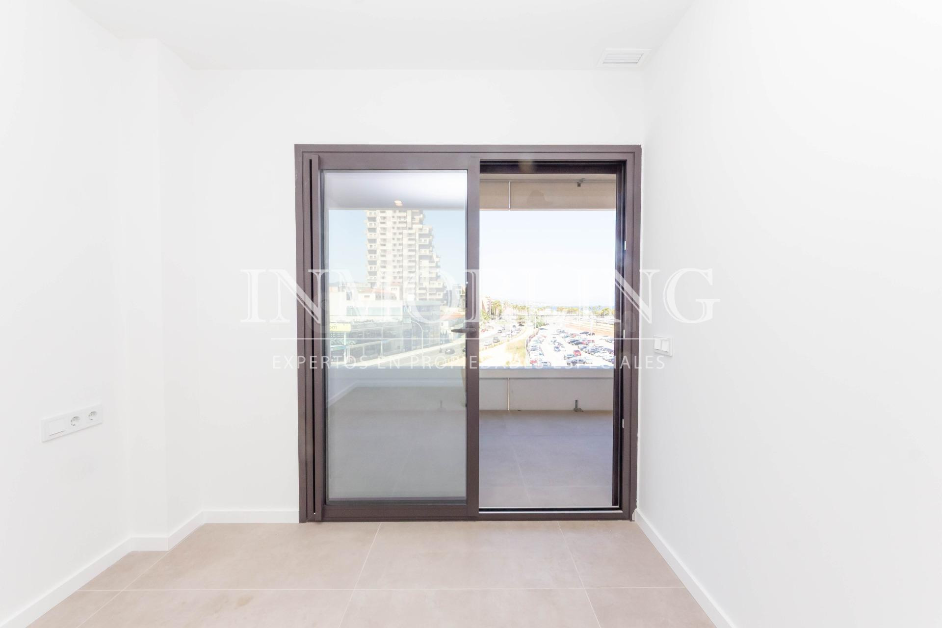 Obra nueva con casi 40 metros de terraza y vistas al mar - foto 5