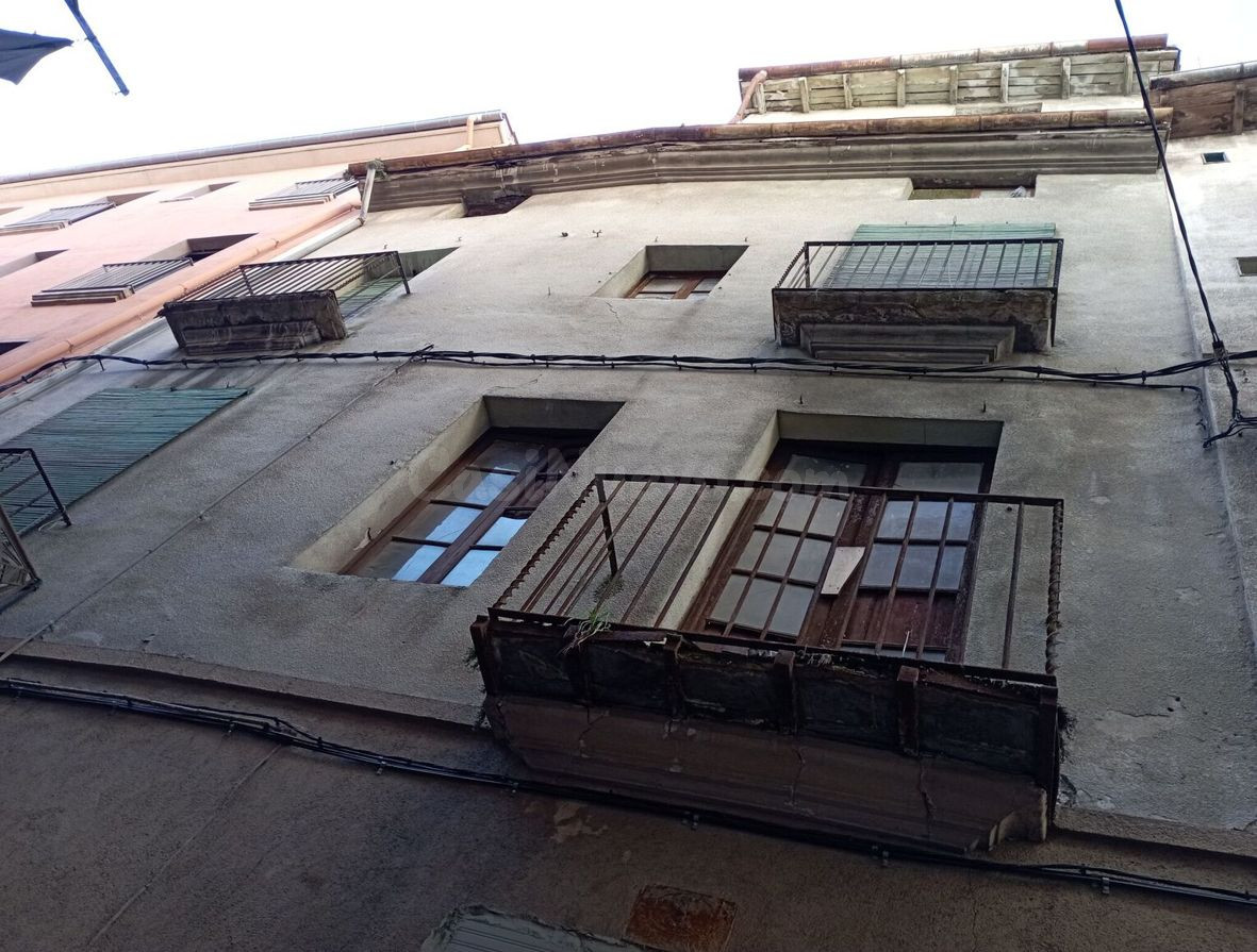 Edificio en venta en el casco antiguo de Olot - foto 4