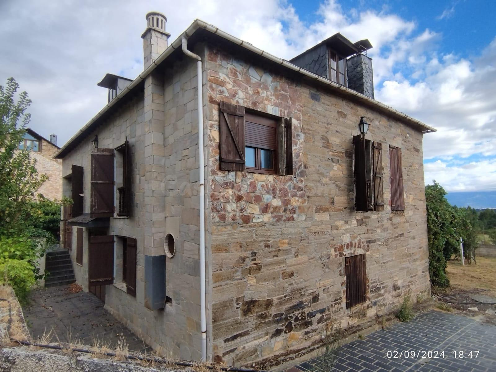 SE VENDE CASA CON 5000 METROS DE TERRENO - foto 2