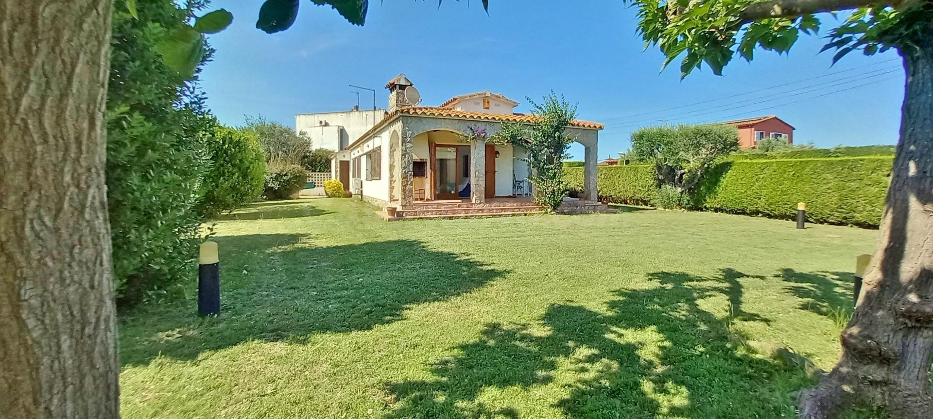 Chalet con jardín en Mas Gros - Ventalló