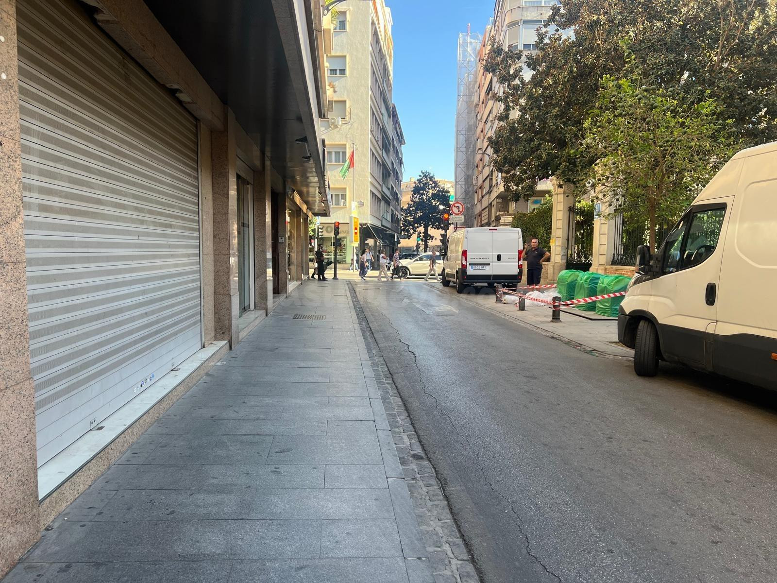 Local muy comercial en Calle Recogidas. - foto 3