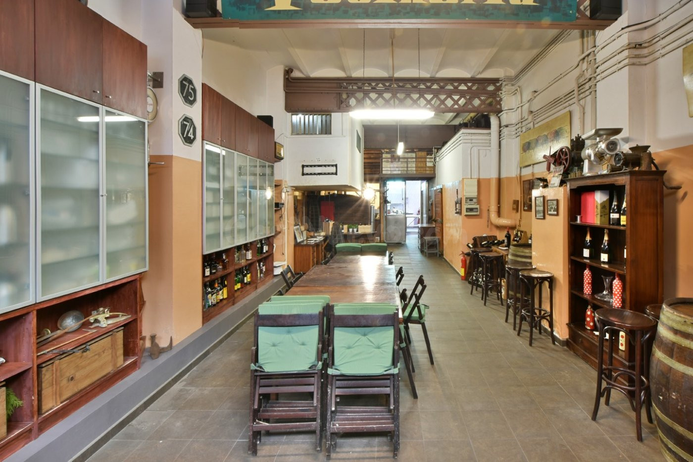 Se ALQUILA Local Comercial junto a Mercado Collblanc.
