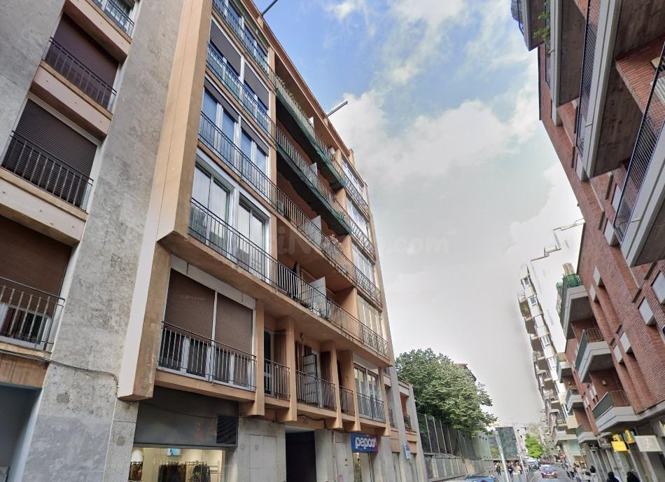 PISO DE 4 habitaciones EN EL EIXAMPLE GIRONA