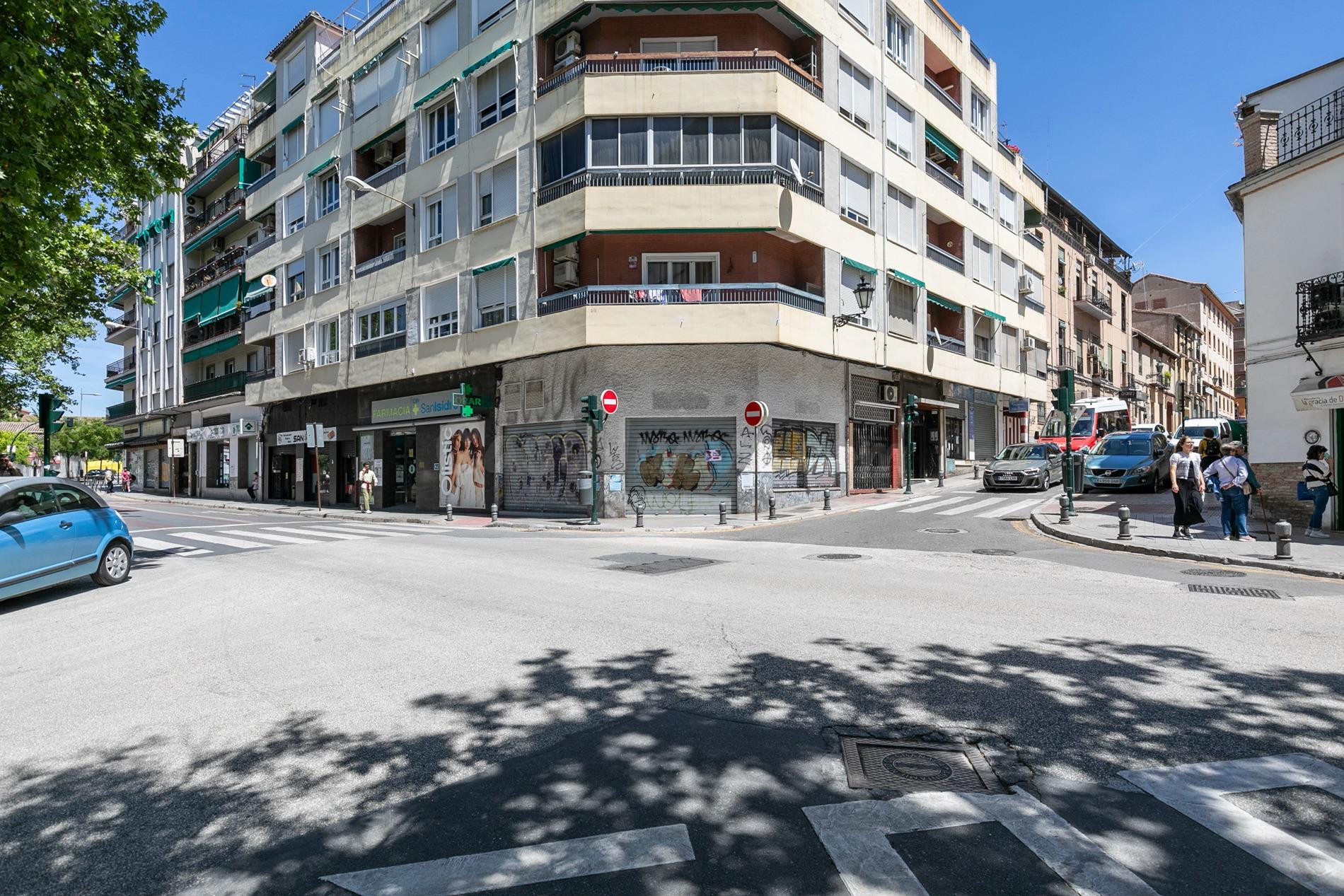 Garaje 674m² en venta - Constitucion - foto 3