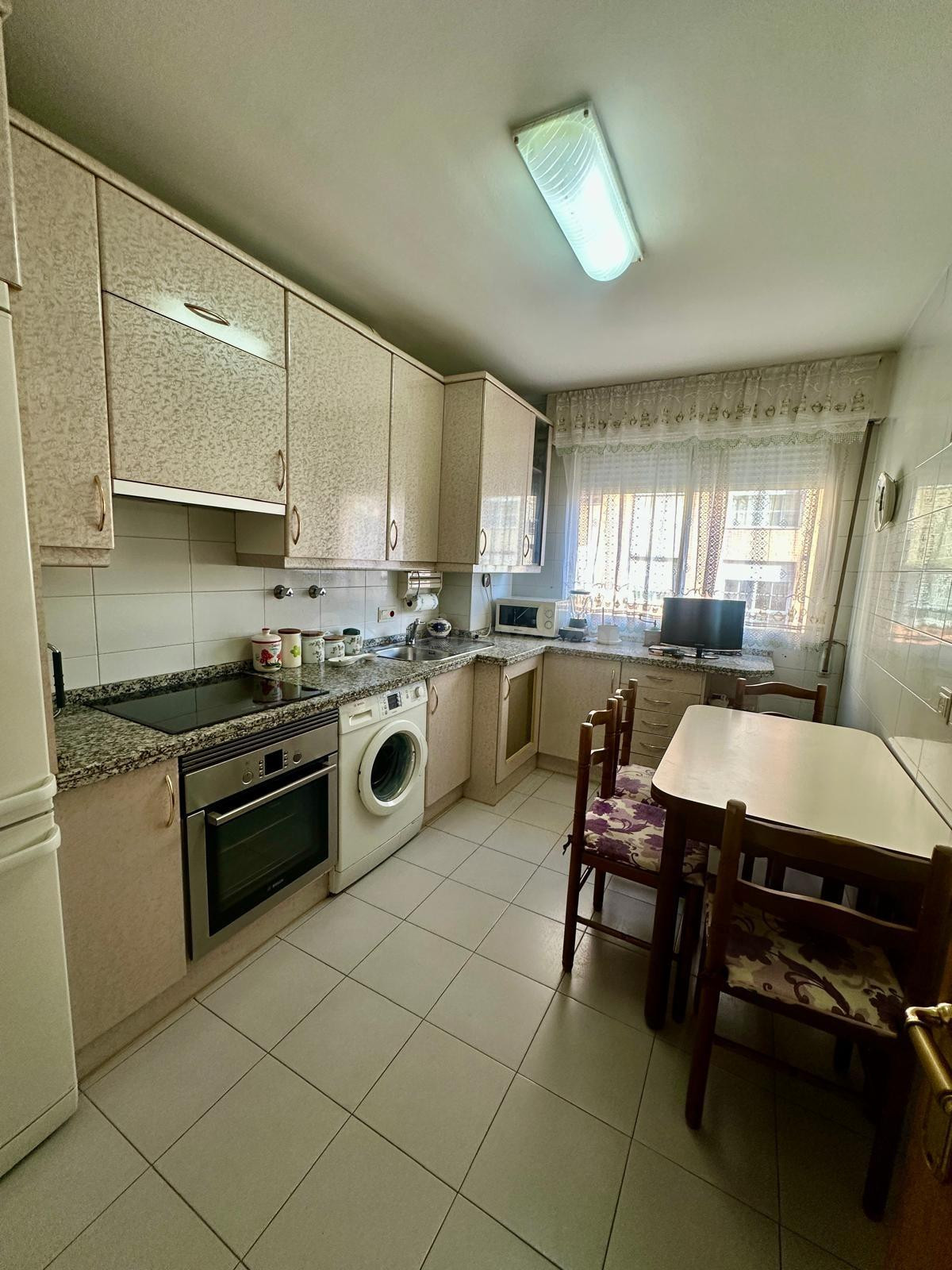 SE VENDE PISO EN LA ZONA ALTA DE PONFERRADA - foto 2