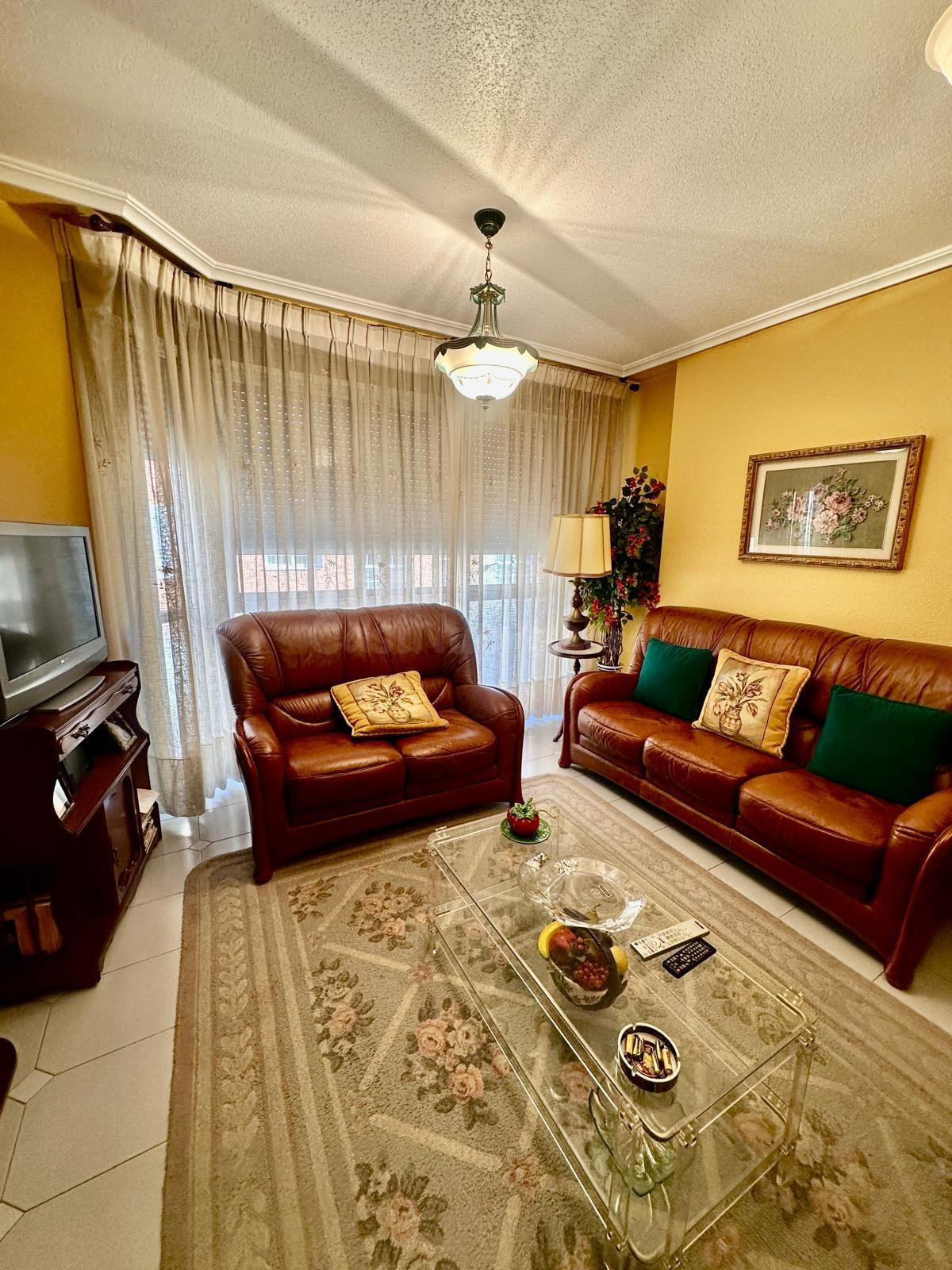 SE VENDE PISO EN LA ZONA ALTA DE PONFERRADA - foto 3