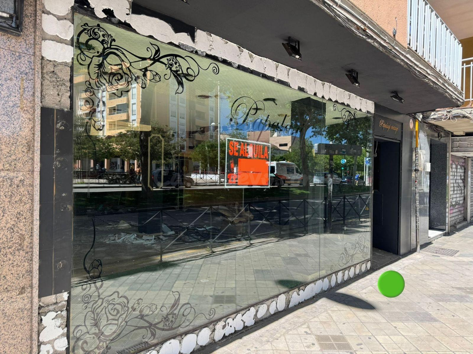 Local comercial en Avenida de Madrid – Granada