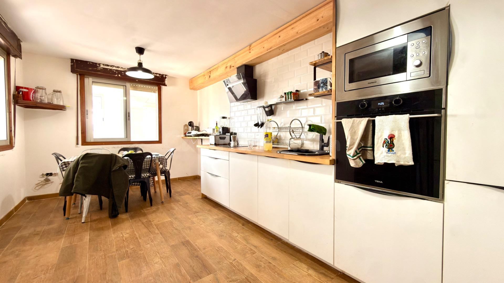 Casa de piedra en venta en Ramirás. Tu Refugio Ideal a 15 mi