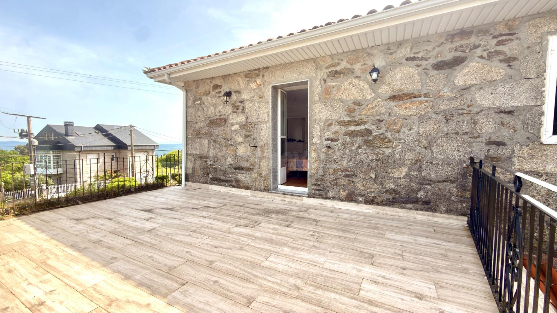 Casa de piedra en venta en Ramirás. Tu Refugio Ideal a 15 mi - foto 3