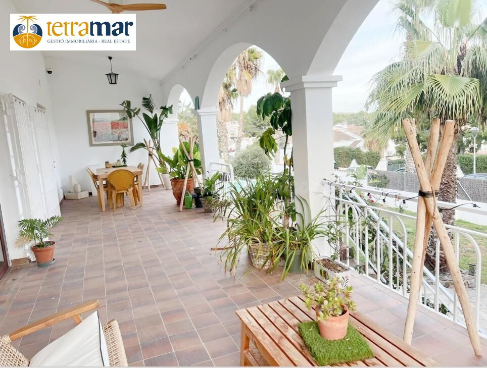 ELEGANTE VILLA ESTILO IBIZA CON PISCINA Y PALMERAS EN CUNIT - foto 2