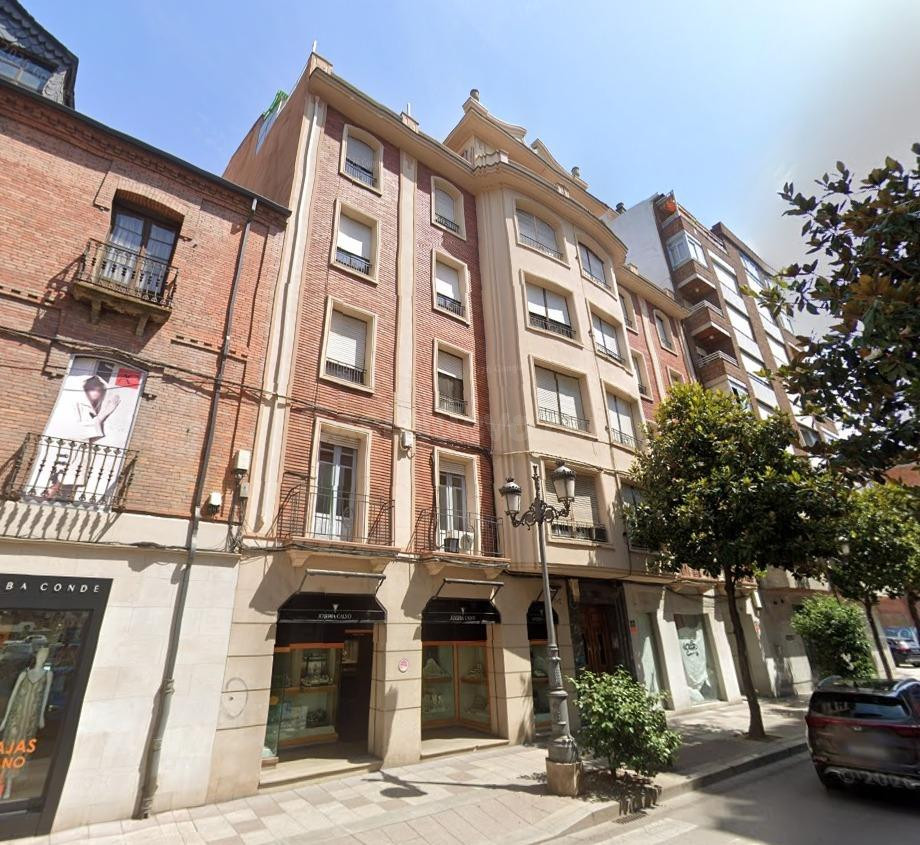 VENTA DE PISO CON TERRAZA - foto 2